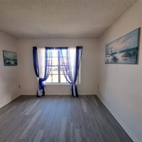 $1,325 | 4739 Myrtle Oak Drive, Unit 21, New Port Richey, FL 34653