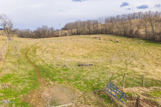 $250,000 | 230 Barnes Lane, North Tazewell, VA 24630