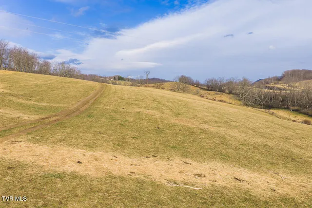 $250,000 | 230 Barnes Lane, North Tazewell, VA 24630