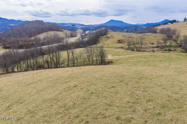 $250,000 | 230 Barnes Lane, North Tazewell, VA 24630