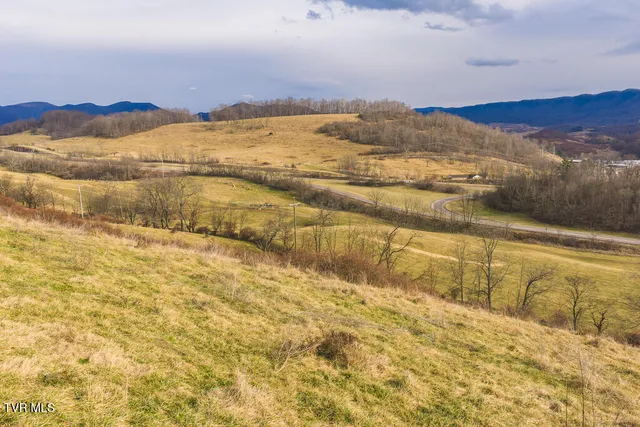 $250,000 | 230 Barnes Lane, North Tazewell, VA 24630