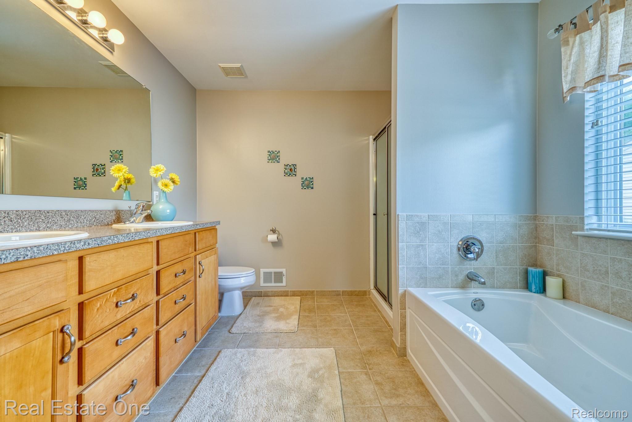 3370 Everett Drive Rochester, MI 48307 - Photo 22 of 36 DSC02529.jpg