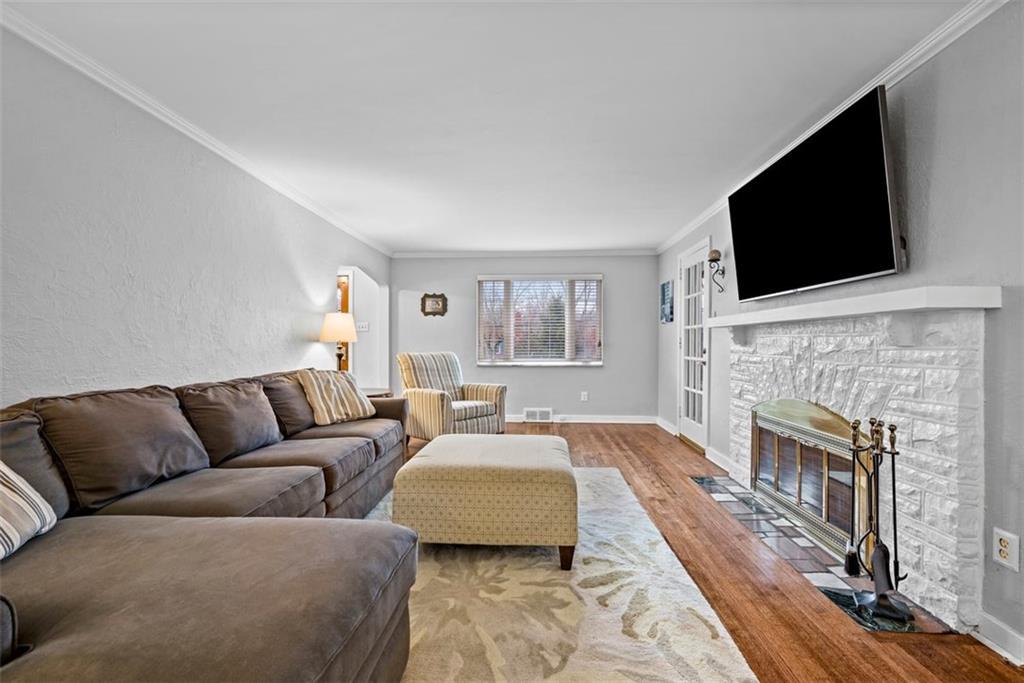 471 Haverhill Road Pittsburgh, PA 15228 - Photo 3 of 24 Gallery Image 3
