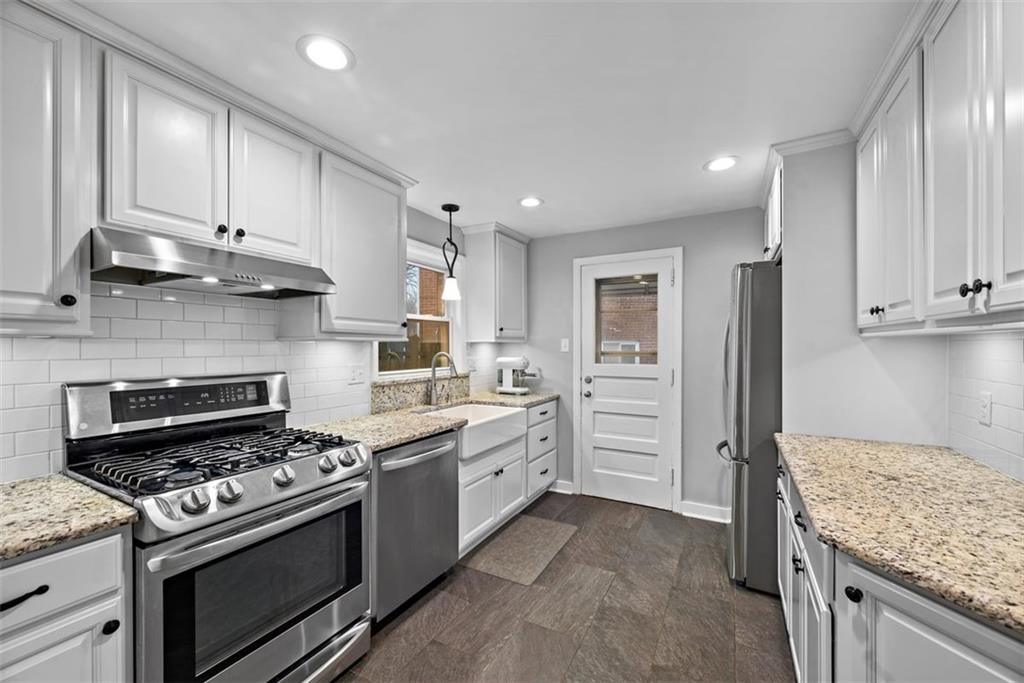 471 Haverhill Road Pittsburgh, PA 15228 - Photo 8 of 24 Gallery Image 8