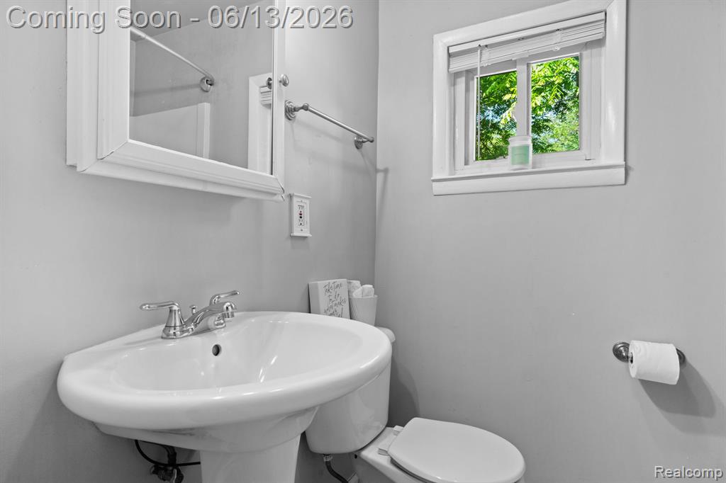 15635 West 13 Mile Road Southfield, MI 48076 - Photo 14 of 25