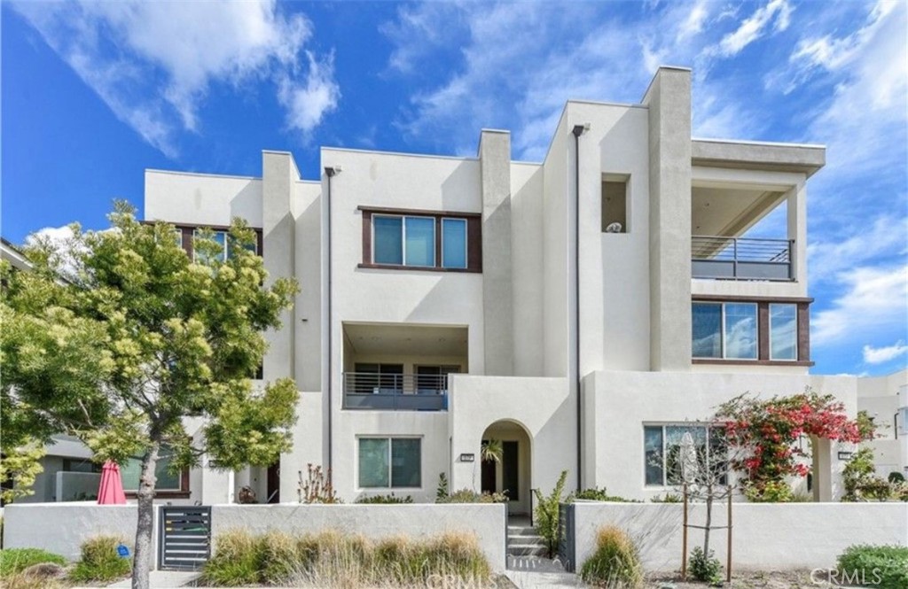 175 Frame Irvine, CA 92618 - Photo 1 of 11 a view of a building with entryway