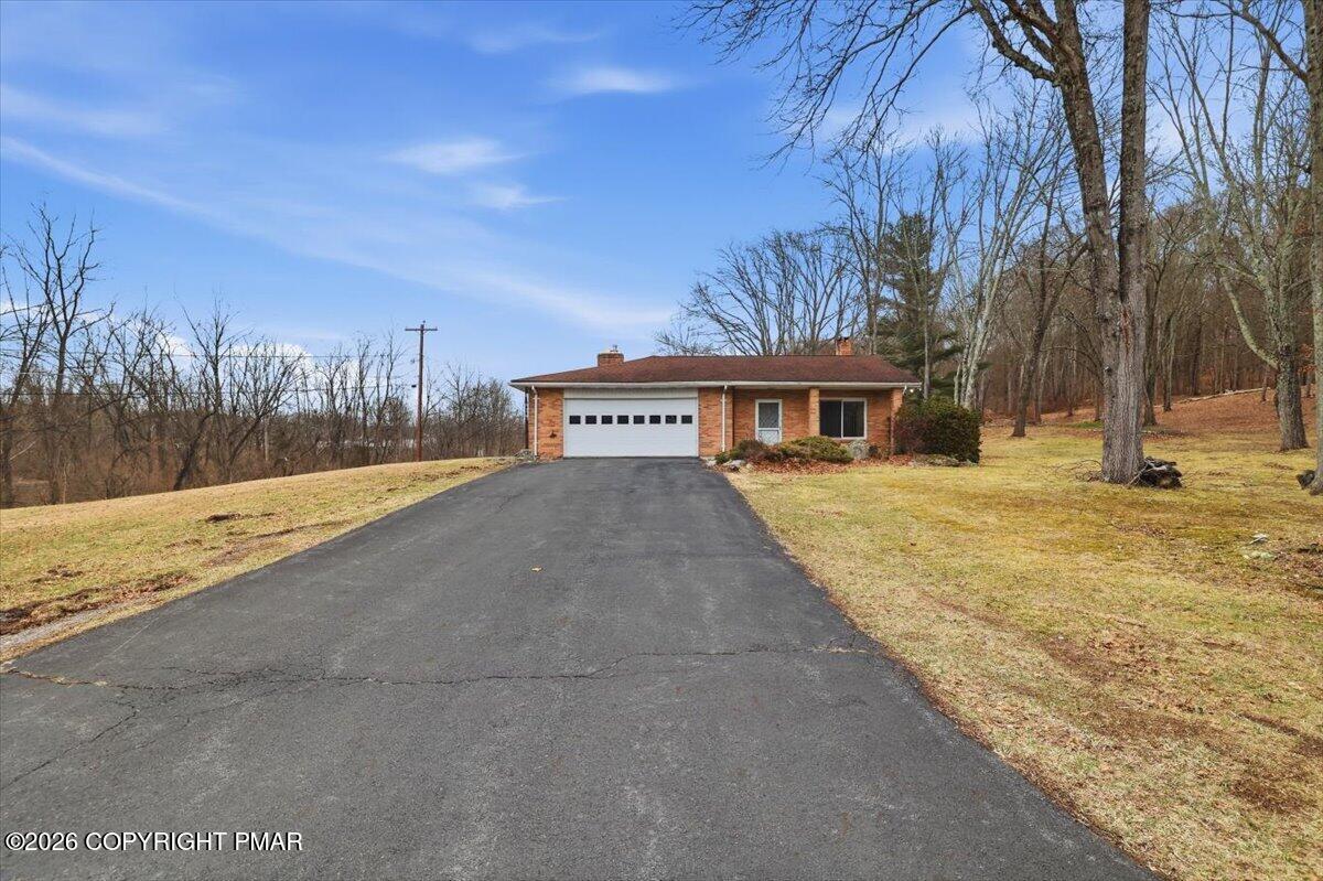 16 Pardees Loop East Stroudsburg, PA 18301 - Photo 4 of 54 02-Photo-2
