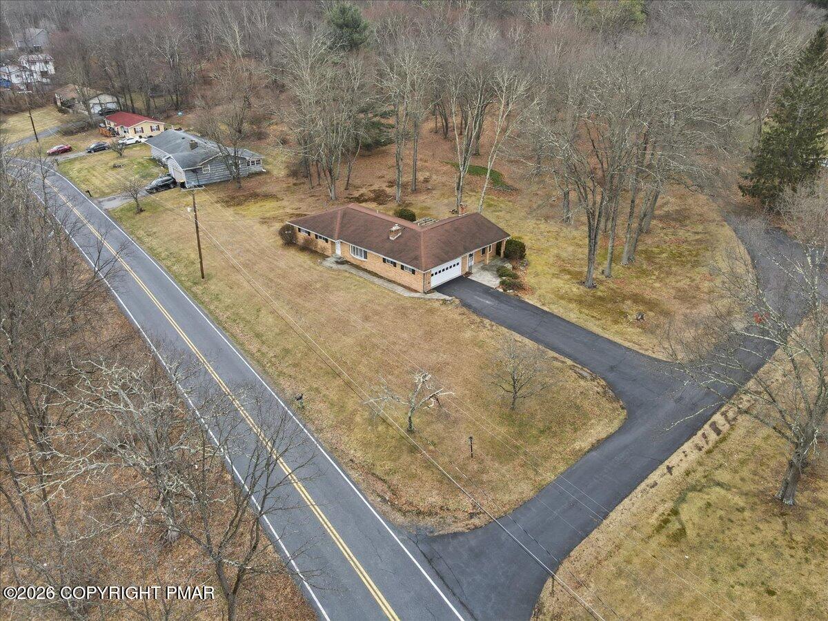 16 Pardees Loop East Stroudsburg, PA 18301 - Photo 5 of 54 11-Photo-11
