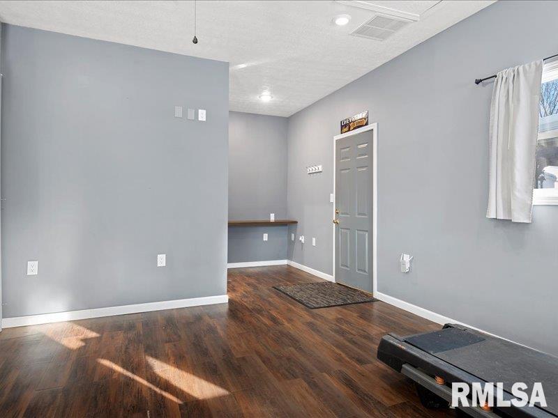 312 Wells Street Buffalo, IL 62515 - Photo 31 of 47