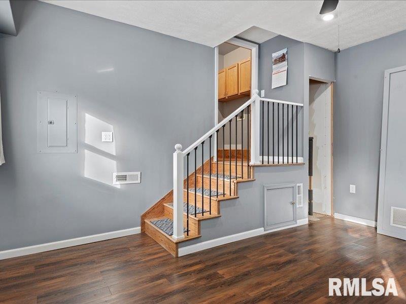 312 Wells Street Buffalo, IL 62515 - Photo 32 of 47