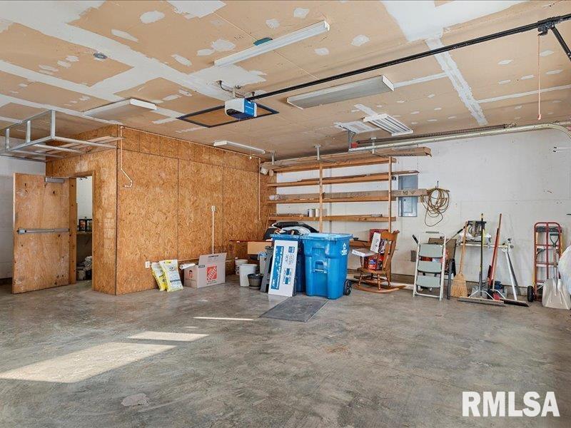 312 Wells Street Buffalo, IL 62515 - Photo 36 of 47