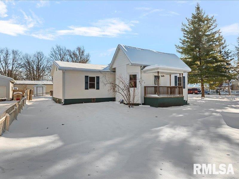 312 Wells Street Buffalo, IL 62515 - Photo 4 of 47