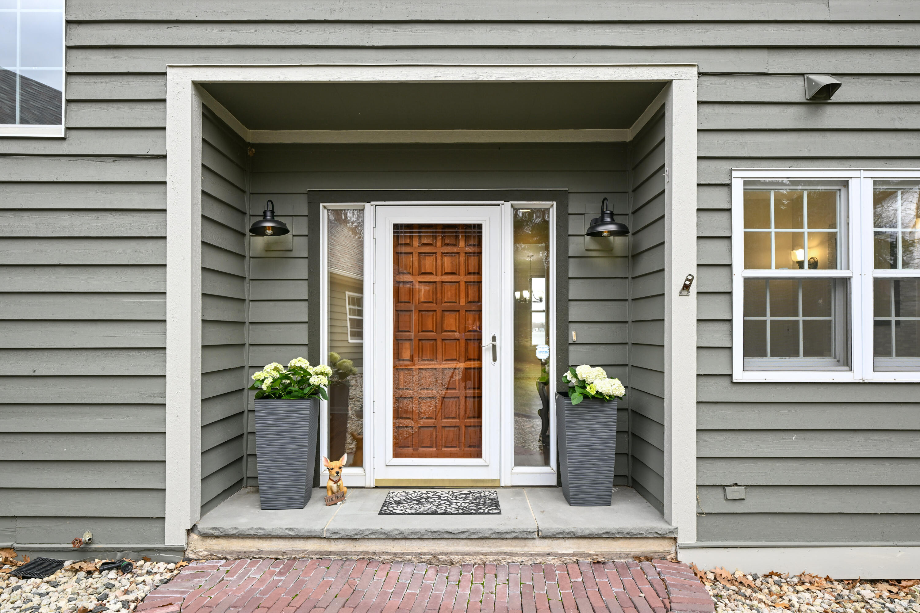 W277N3016 Rocky Point Road Pewaukee, WI 53072 - Photo 4 of 43 Front Door