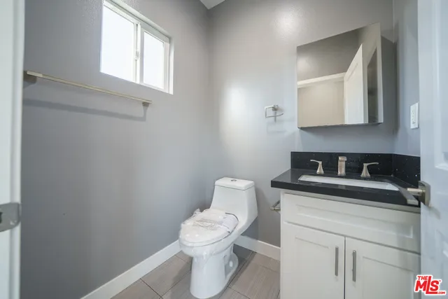 $3,490 | 629 West 83rd Street, Los Angeles, CA 90044