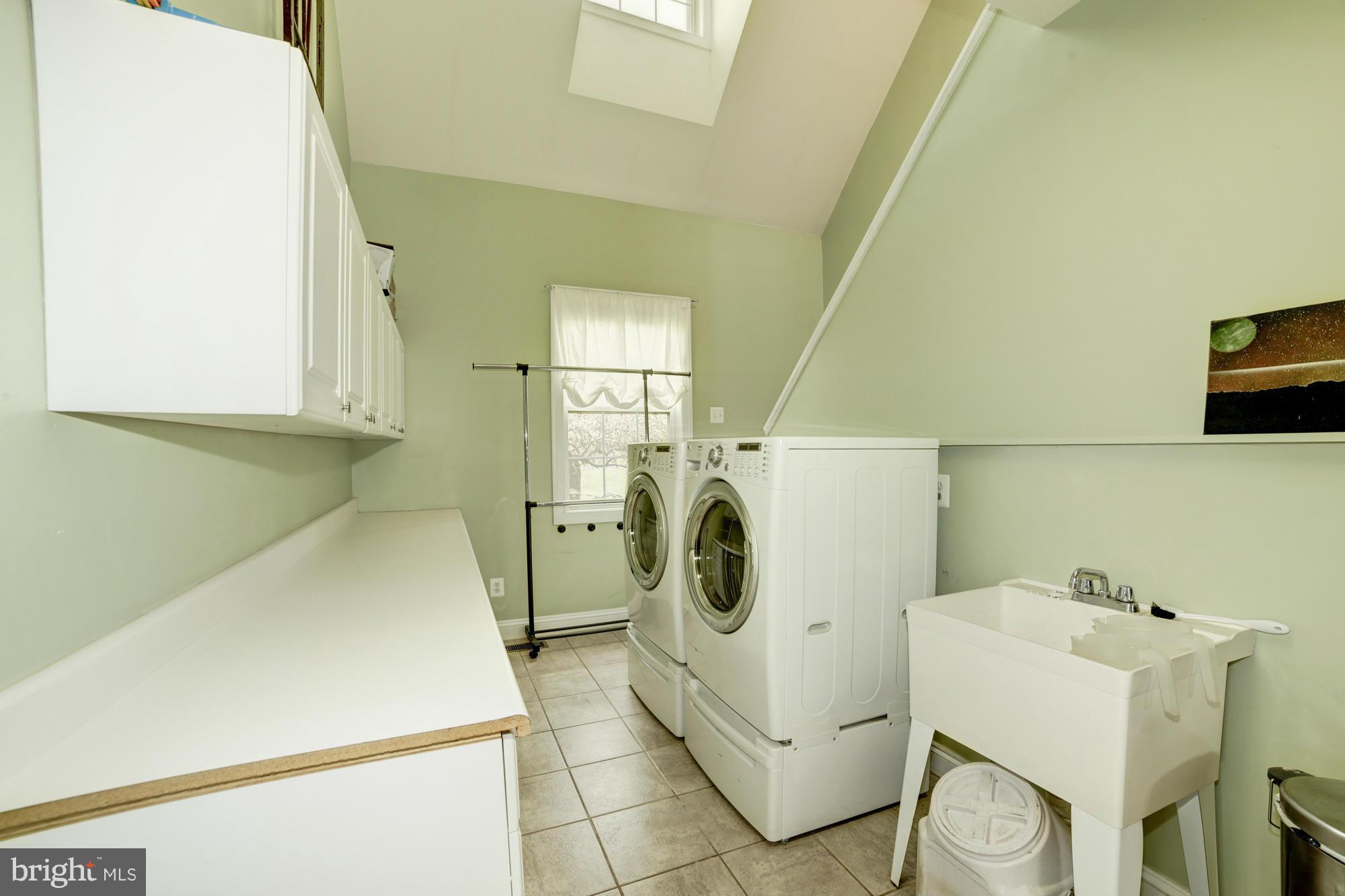 18930 Shelburne Glebe Road Leesburg, VA 20175 - Photo 10 of 30 Laundry Room