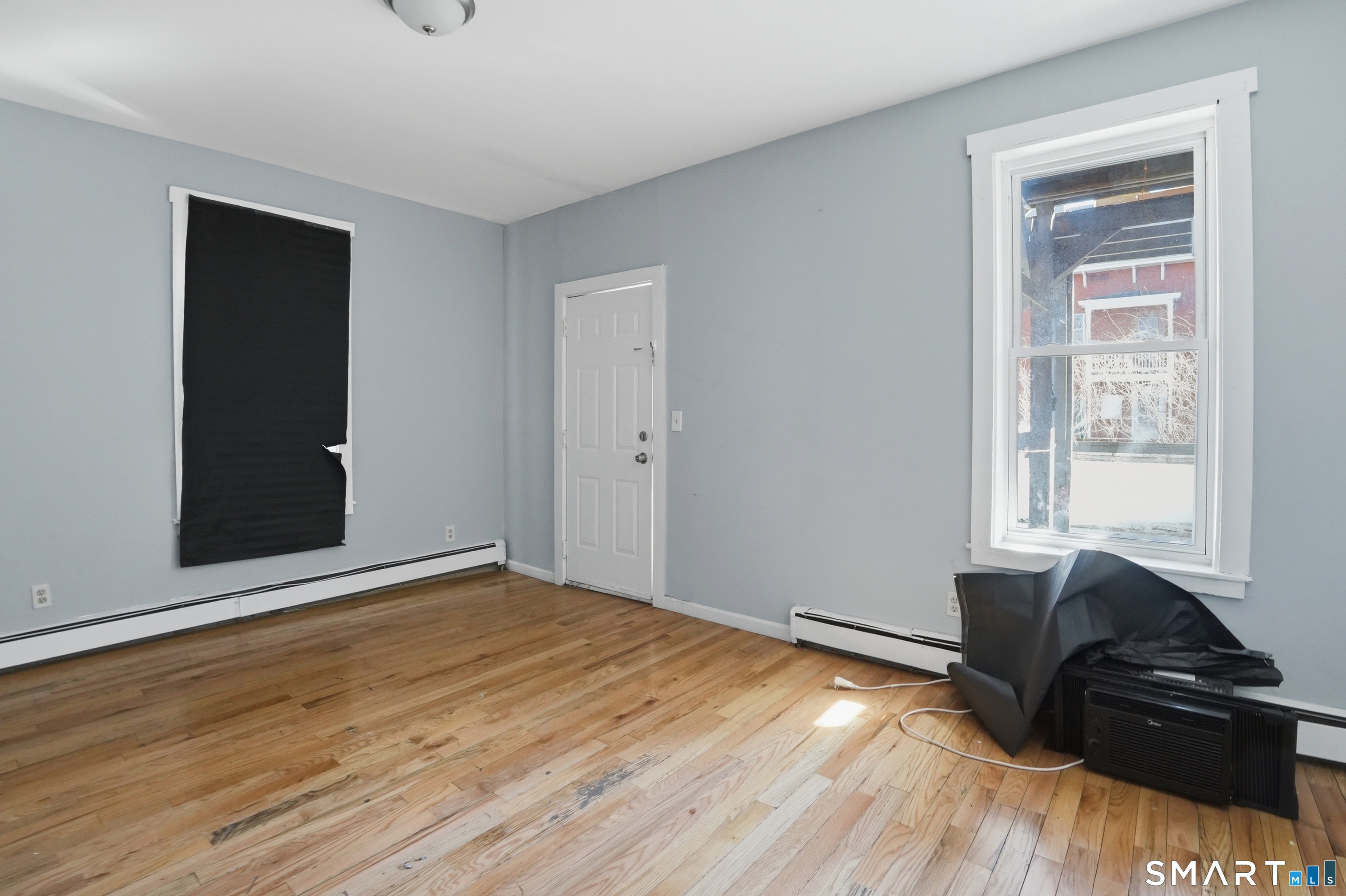 584 Kossuth Street Bridgeport, CT 06608 - Photo 15 of 34 Unit 1