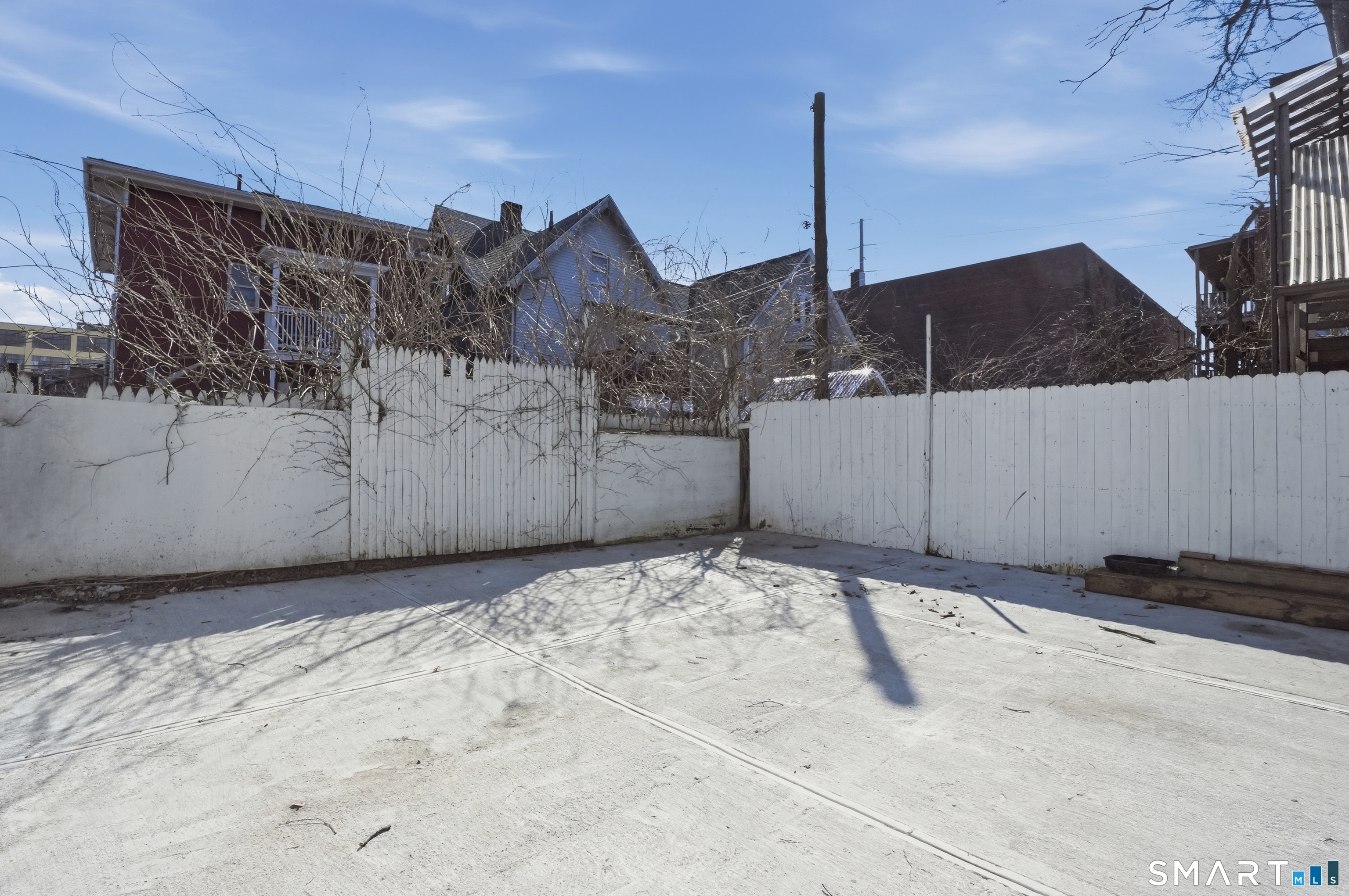 584 Kossuth Street Bridgeport, CT 06608 - Photo 25 of 34