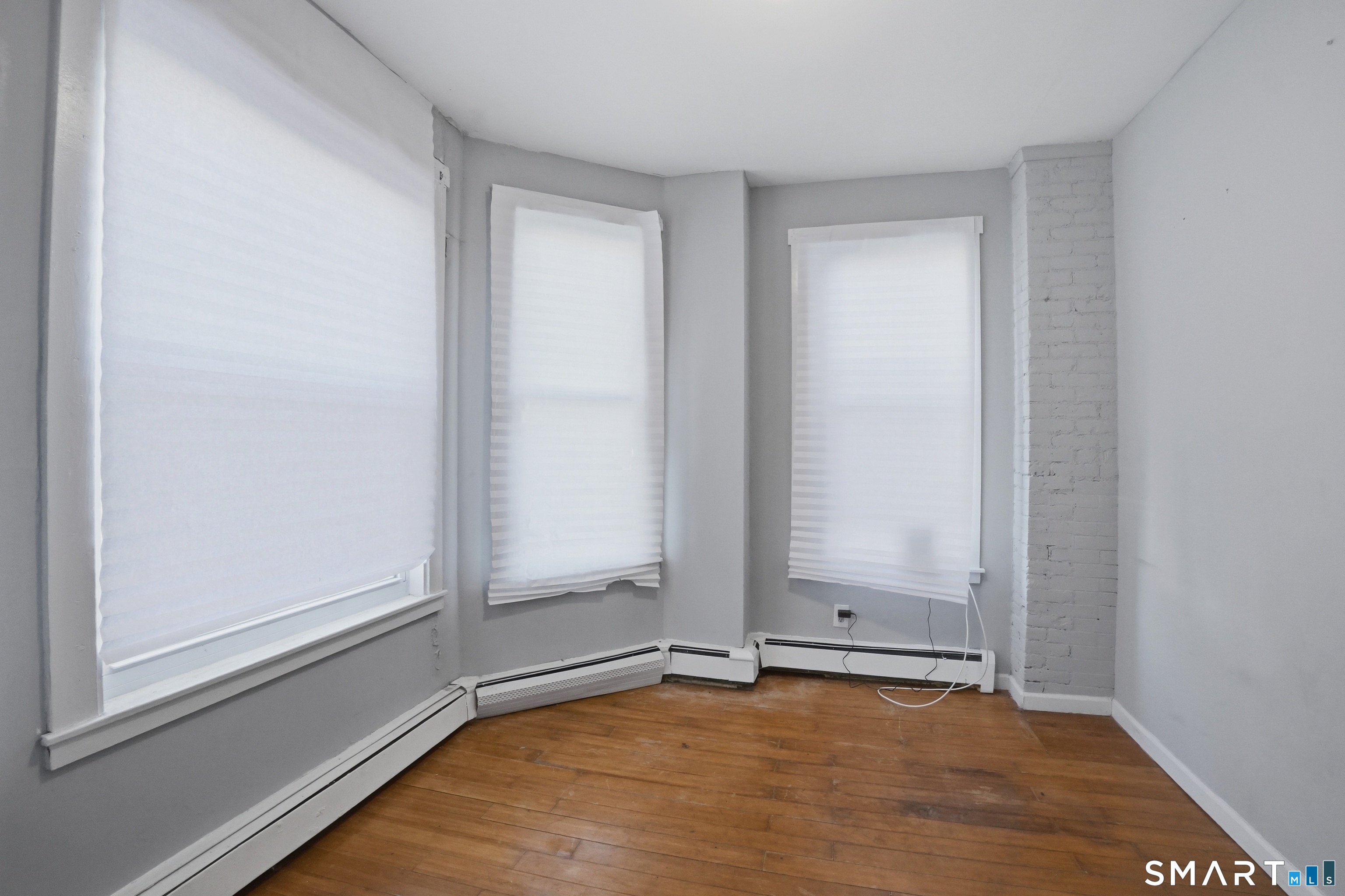 584 Kossuth Street Bridgeport, CT 06608 - Photo 6 of 34 Unit 1