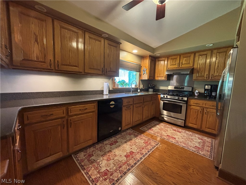 385 Cochran Road Aurora, OH 44202 - Photo 4 of 35