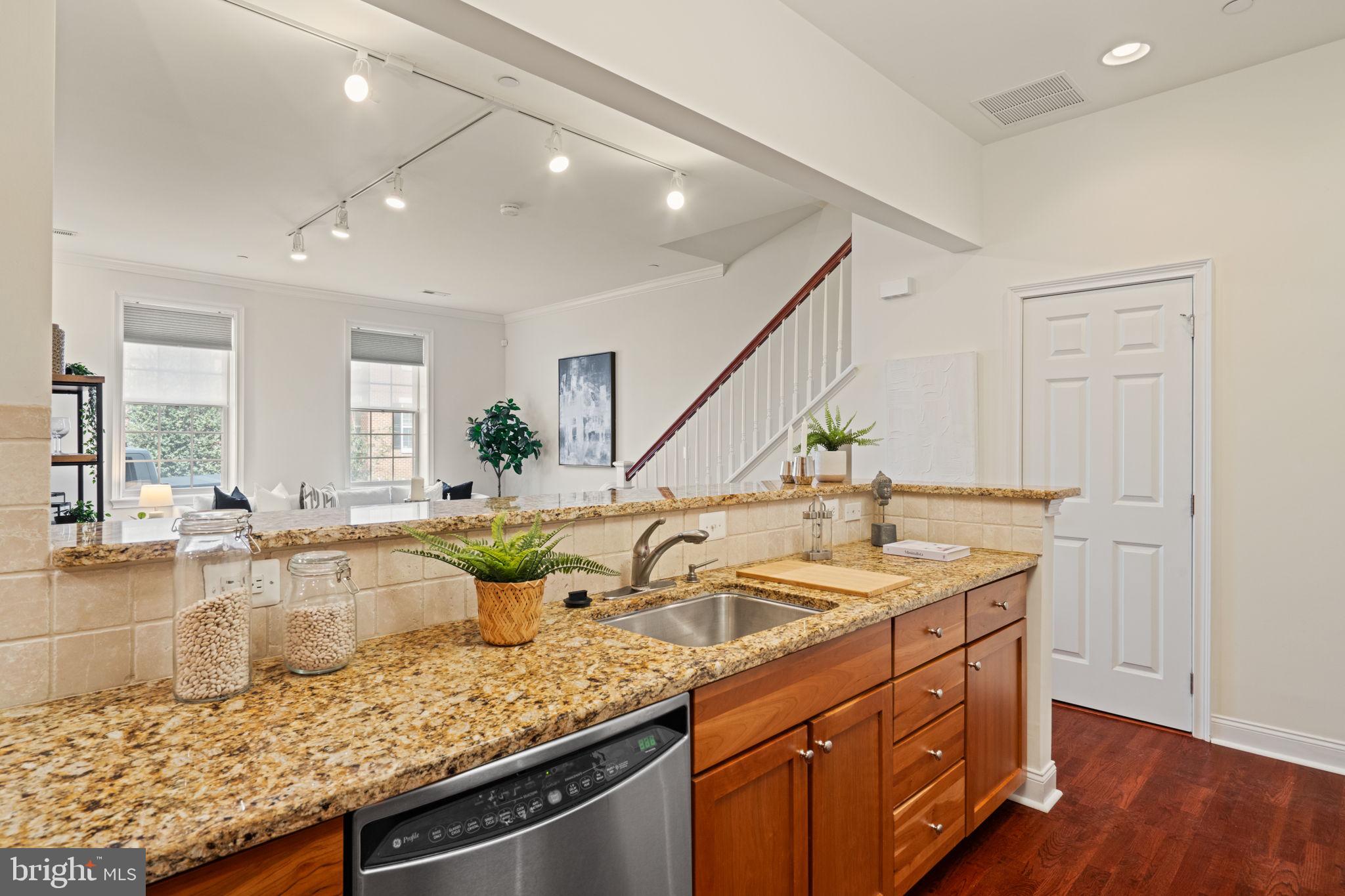 108 Captains Way Philadelphia, PA 19146 - Photo 14 of 59