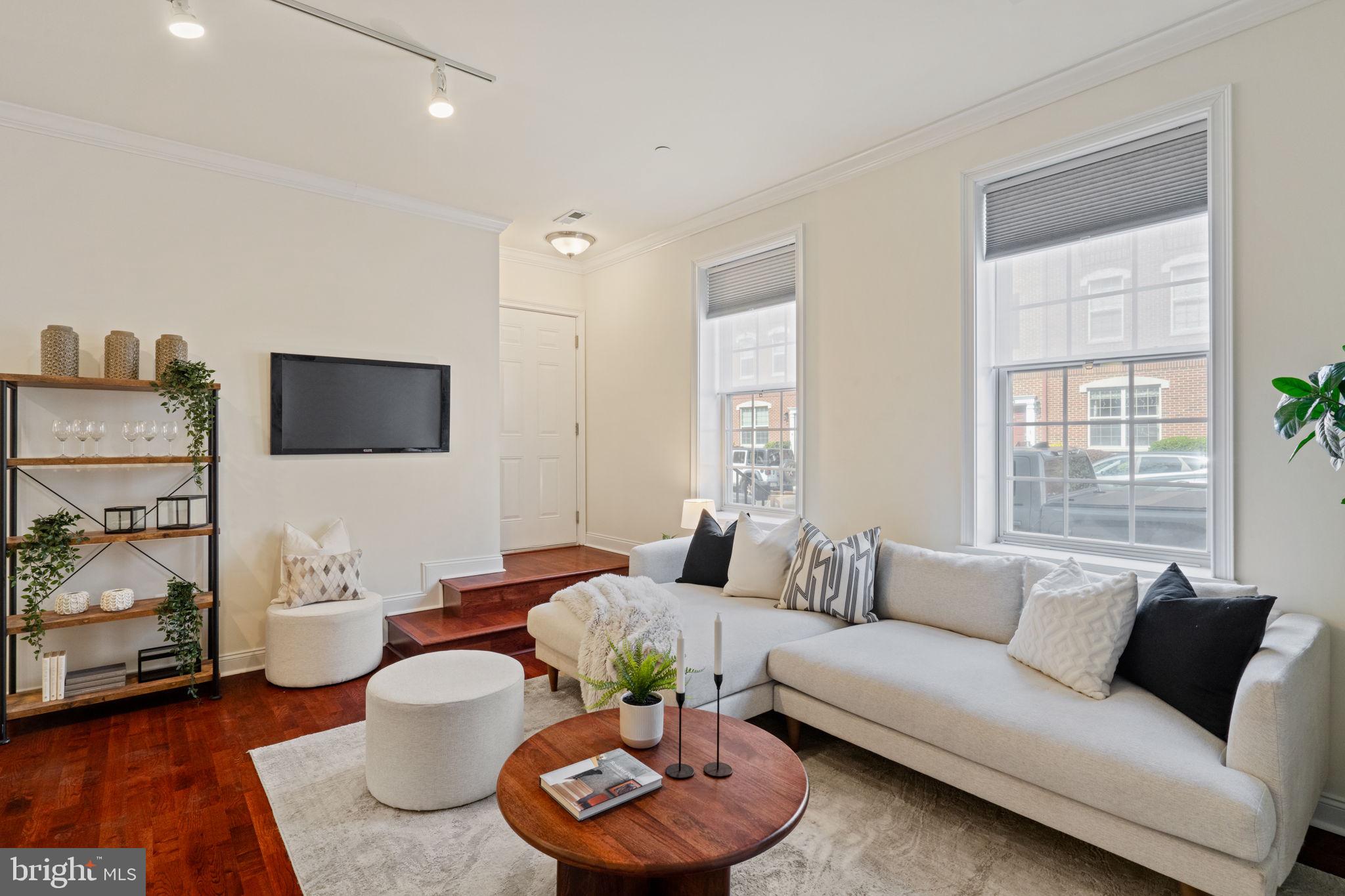 108 Captains Way Philadelphia, PA 19146 - Photo 2 of 59