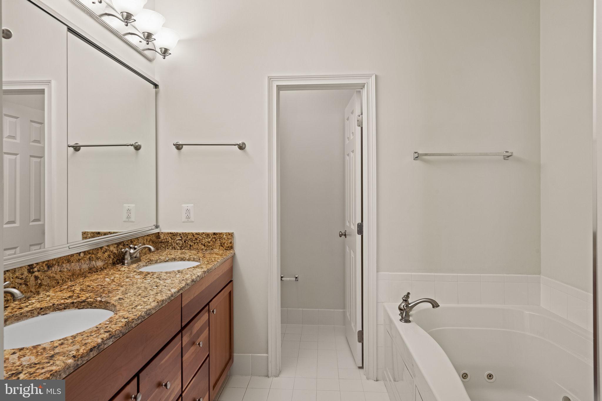 108 Captains Way Philadelphia, PA 19146 - Photo 25 of 59