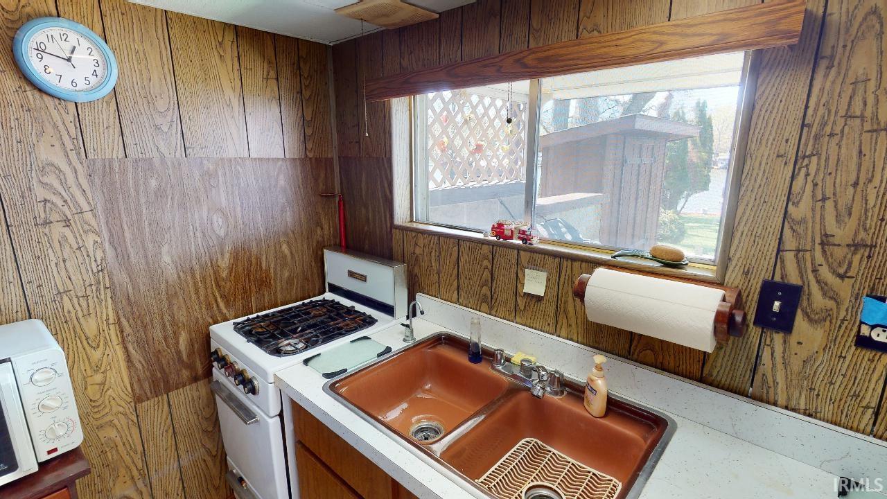 3500 East Bailey Road Monticello, IN 47960 - Photo 10 of 36