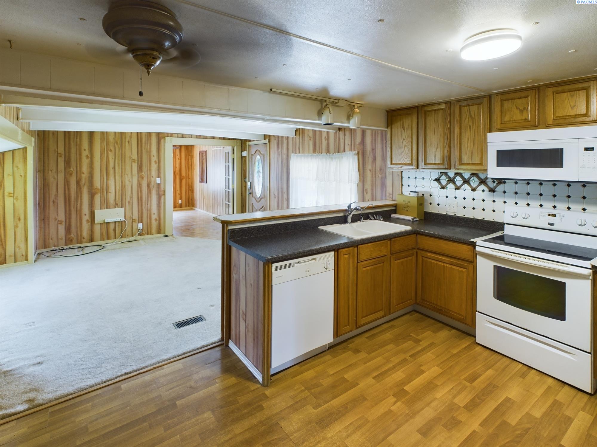 414 Ringhoff Road Burbank, WA 99323 - Photo 12 of 34 Gallery Image 12