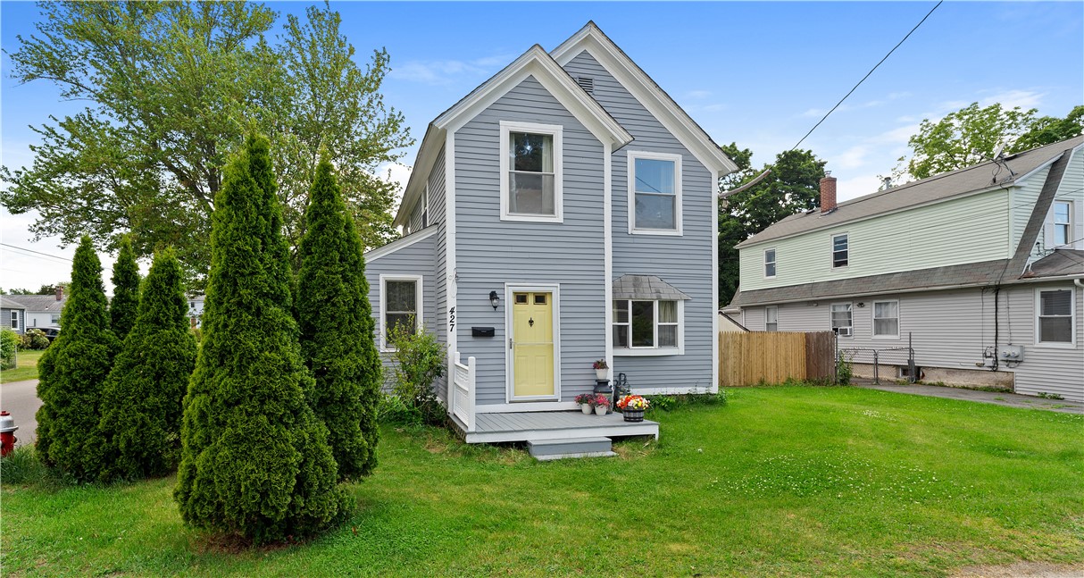 427 Elm Street Warwick, RI 02888 - Photo 3 of 36