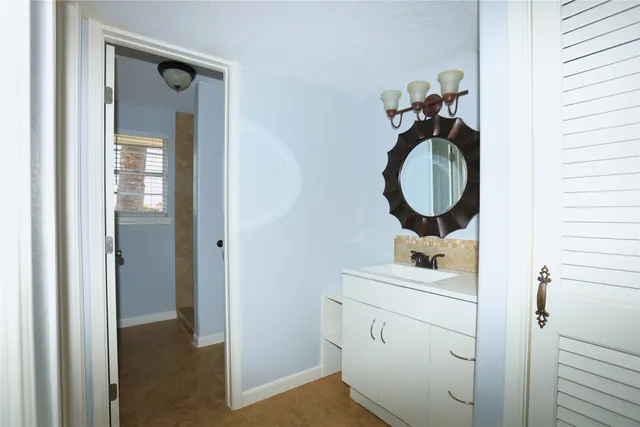 $2,150 | 24 Kingfish Lane, Freeport, TX 77541