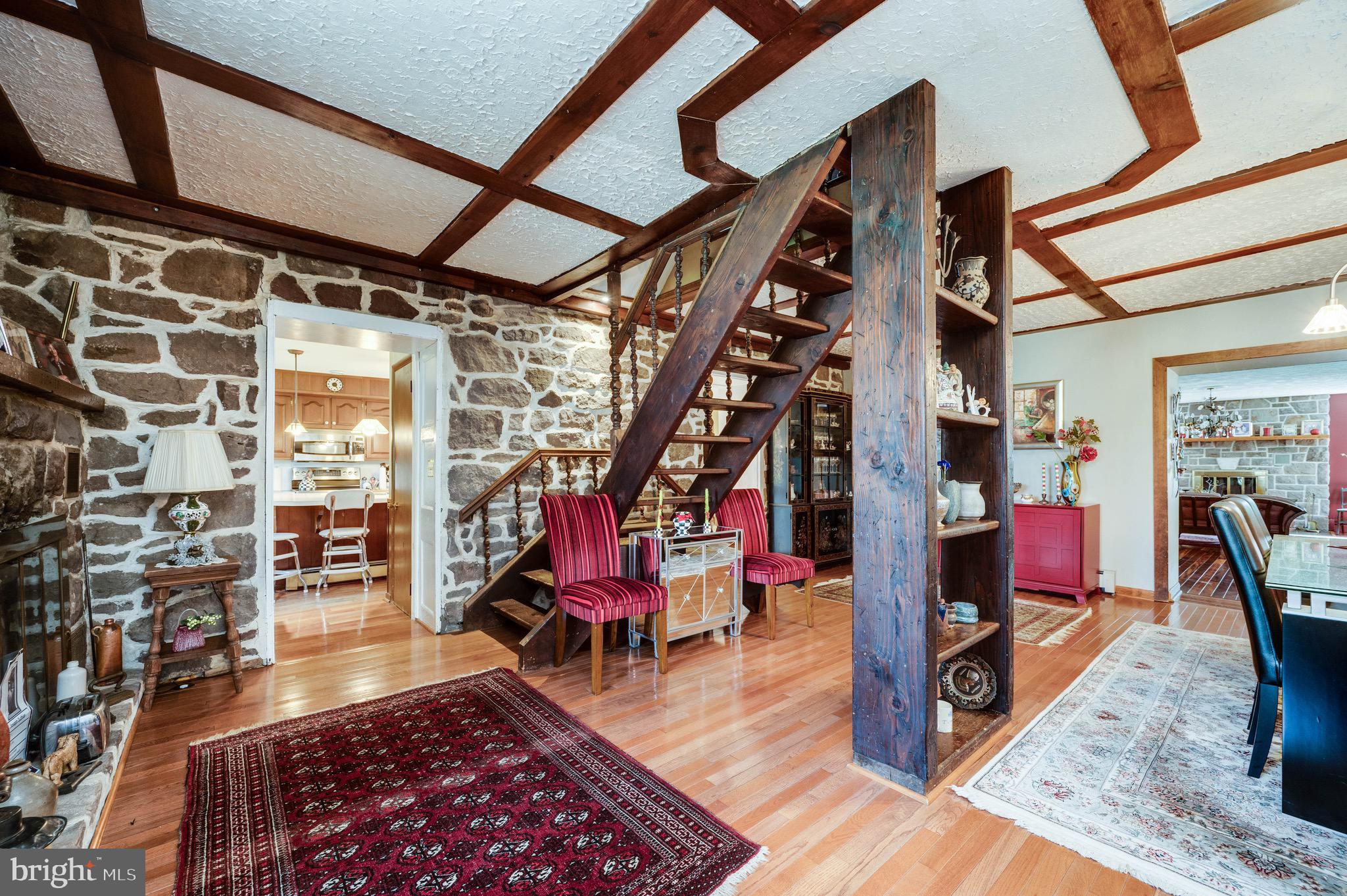 578 Old Lancaster Pike Reading, PA 19607 - Photo 6 of 87