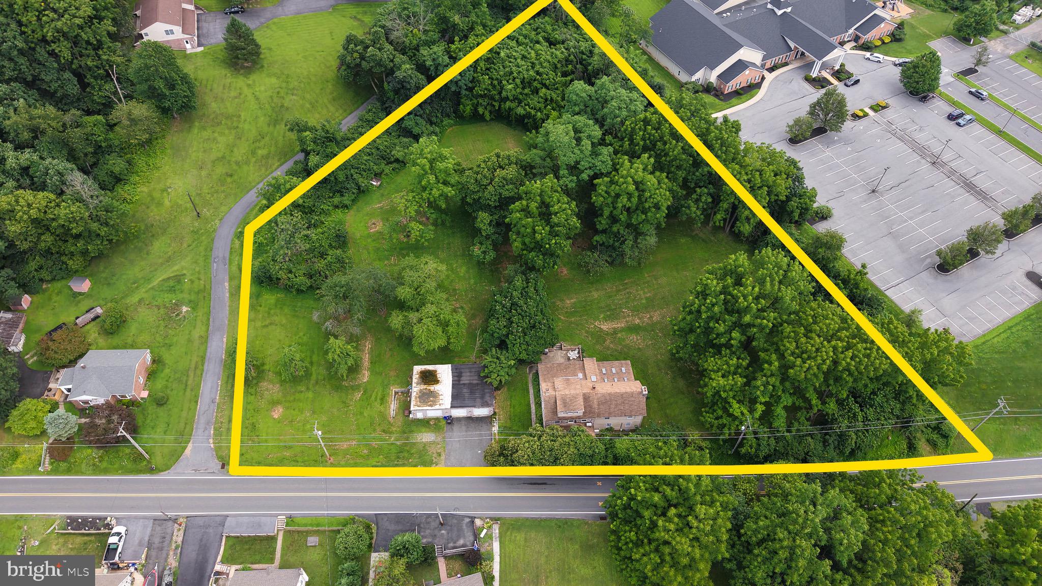 578 Old Lancaster Pike Reading, PA 19607 - Photo 79 of 87 Approximate property lines