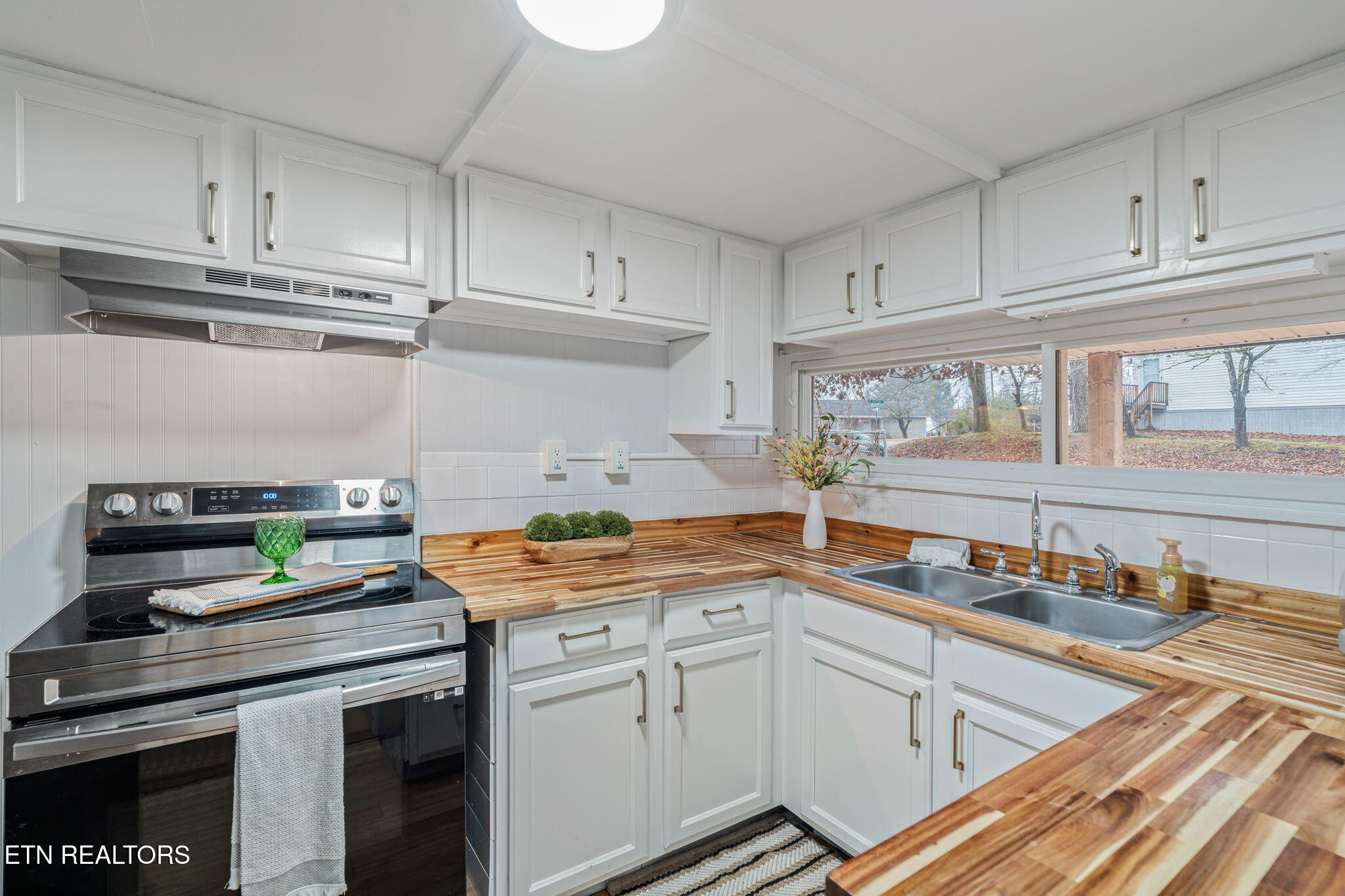 100 Wellington Circle Oak Ridge, TN 37830 - Photo 13 of 35 17-web-or-mls-100 Wellington Cirlce-18