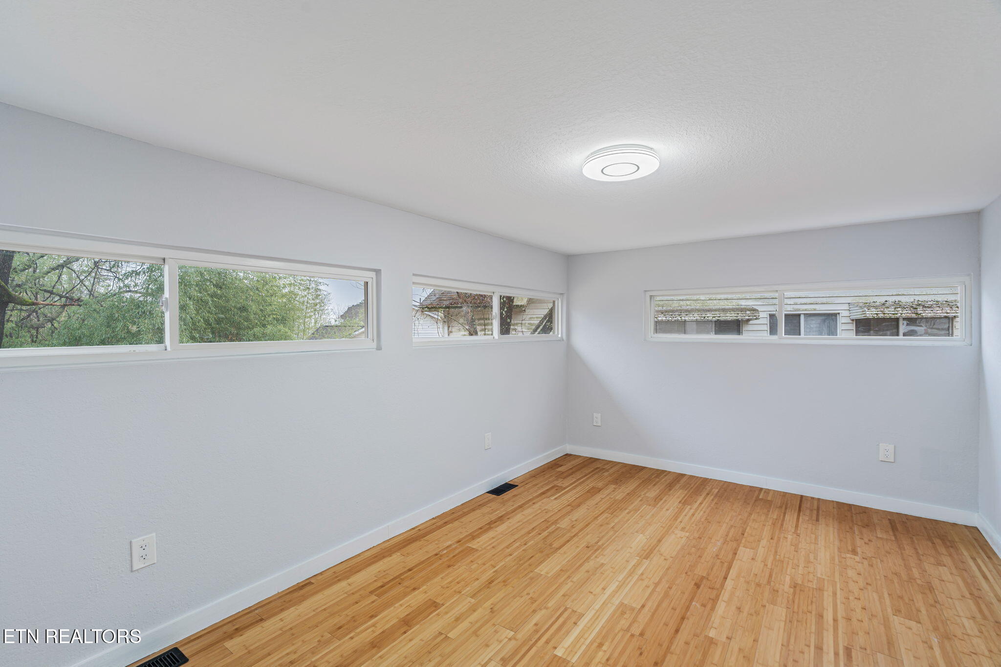 100 Wellington Circle Oak Ridge, TN 37830 - Photo 15 of 35 19-web-or-mls-100 Wellington Cirlce-20