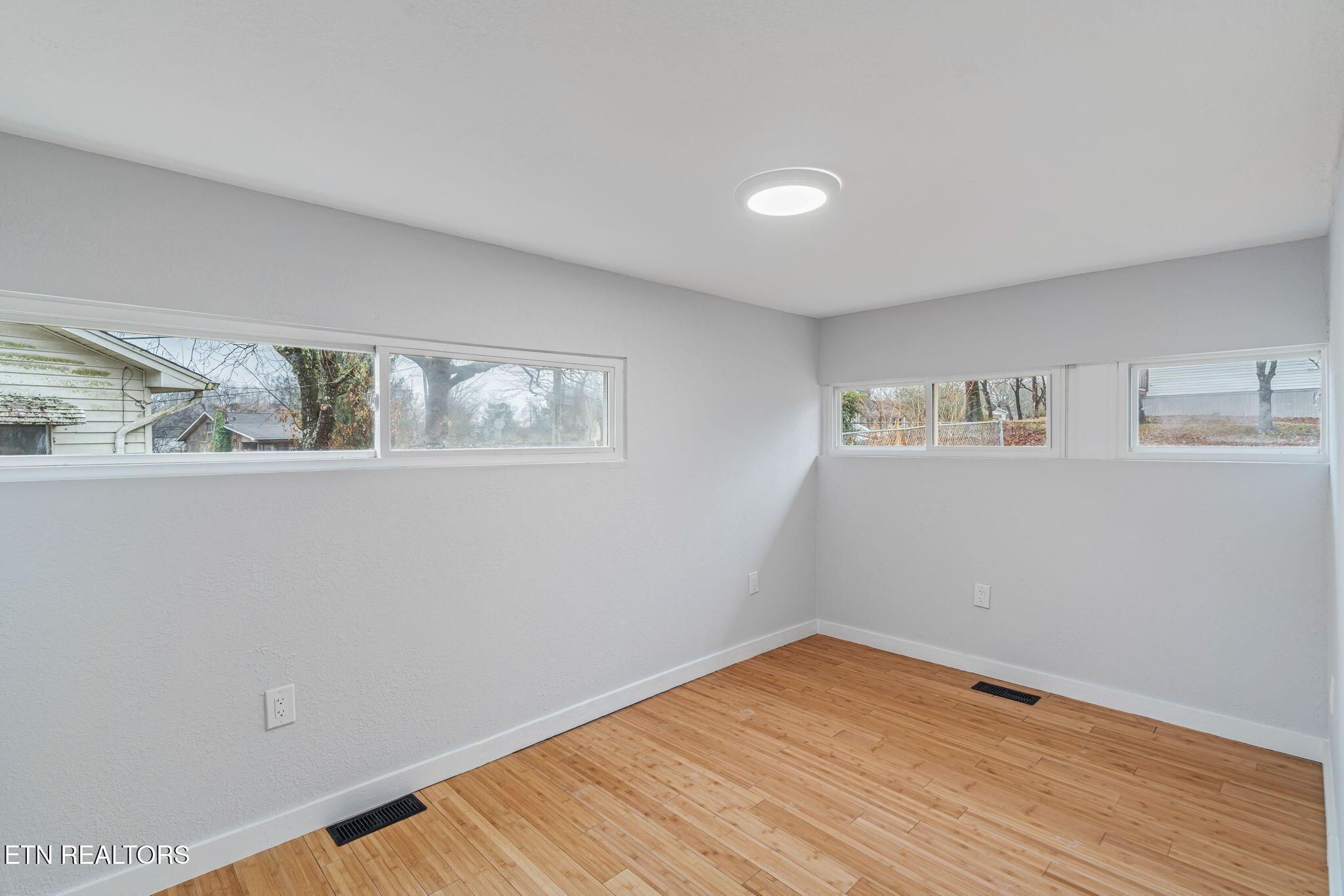 100 Wellington Circle Oak Ridge, TN 37830 - Photo 17 of 35 21-web-or-mls-100 Wellington Cirlce-22