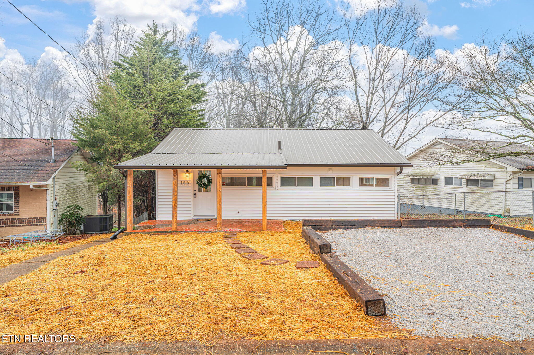 100 Wellington Circle Oak Ridge, TN 37830 - Photo 2 of 35 2-web-or-mls-100 Wellington Cirlce-3