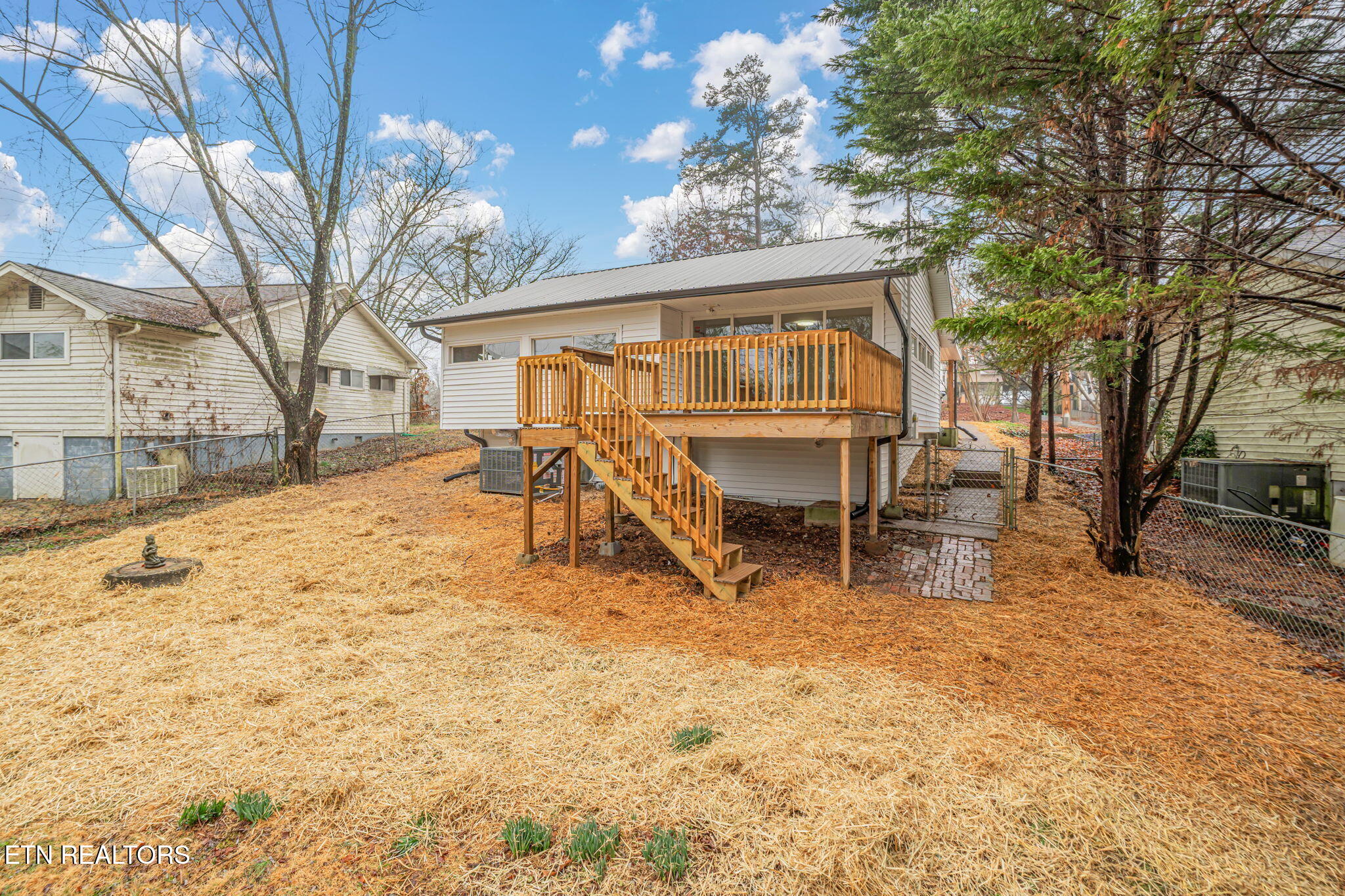 100 Wellington Circle Oak Ridge, TN 37830 - Photo 29 of 35 33-web-or-mls-100 Wellington Cirlce-34