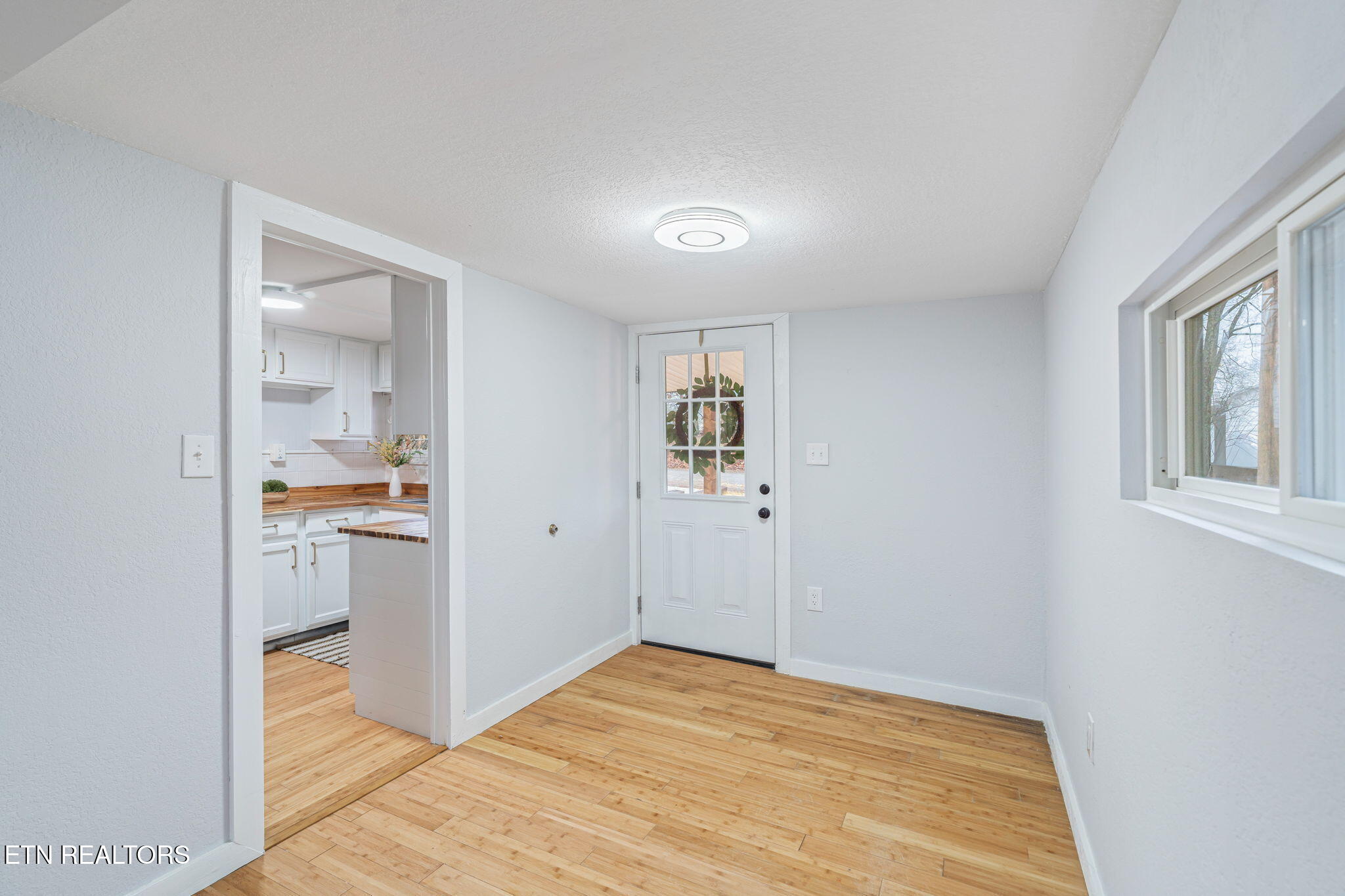 100 Wellington Circle Oak Ridge, TN 37830 - Photo 6 of 35 10-web-or-mls-100 Wellington Cirlce-11