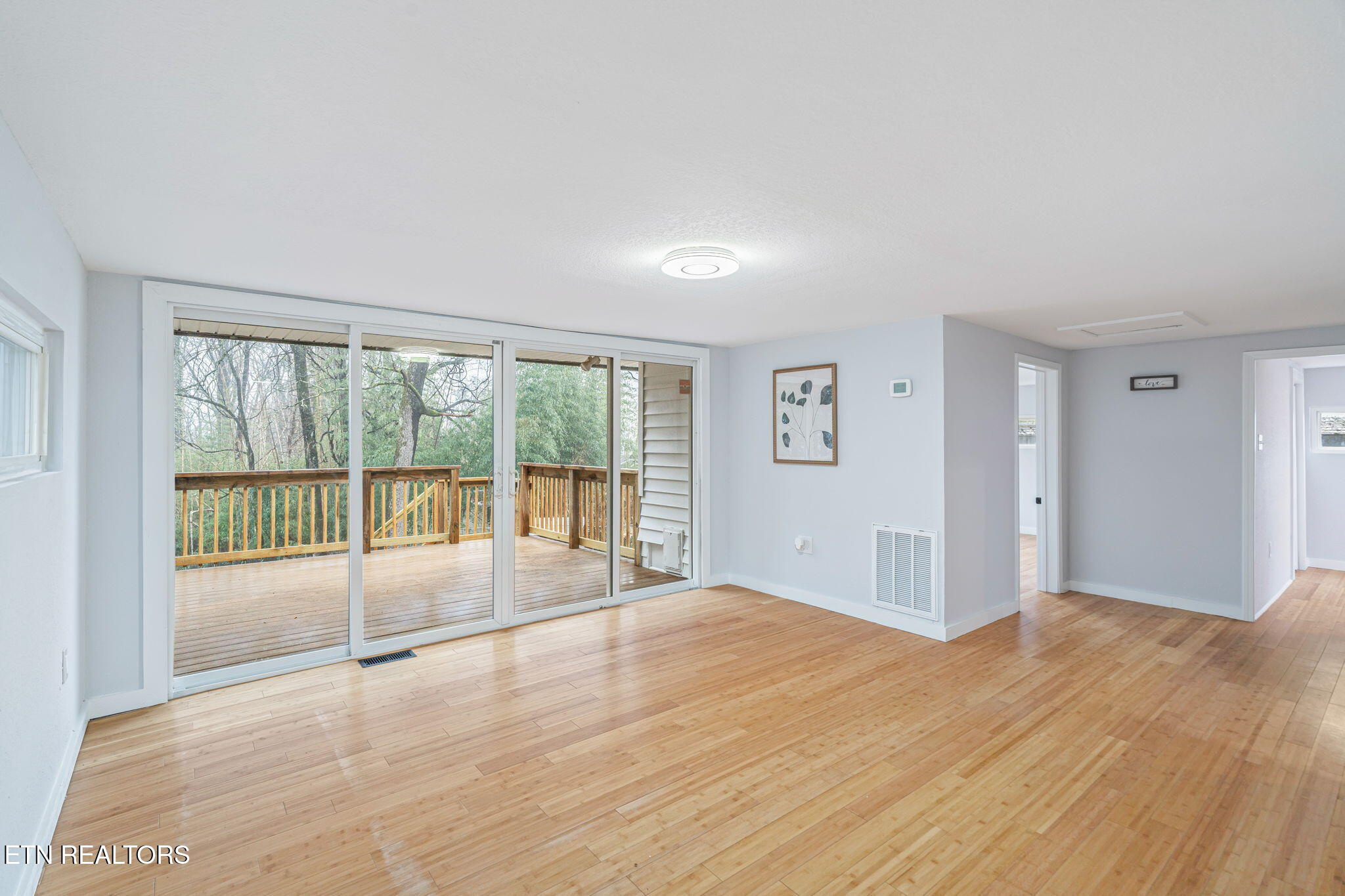 100 Wellington Circle Oak Ridge, TN 37830 - Photo 7 of 35 11-web-or-mls-100 Wellington Cirlce-12