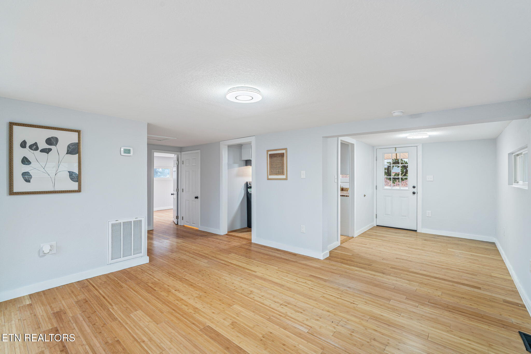 100 Wellington Circle Oak Ridge, TN 37830 - Photo 8 of 35 12-web-or-mls-100 Wellington Cirlce-13