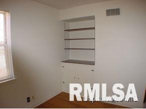 411 West Lawrence Avenue Springfield, IL 62704 - Photo 7 of 20