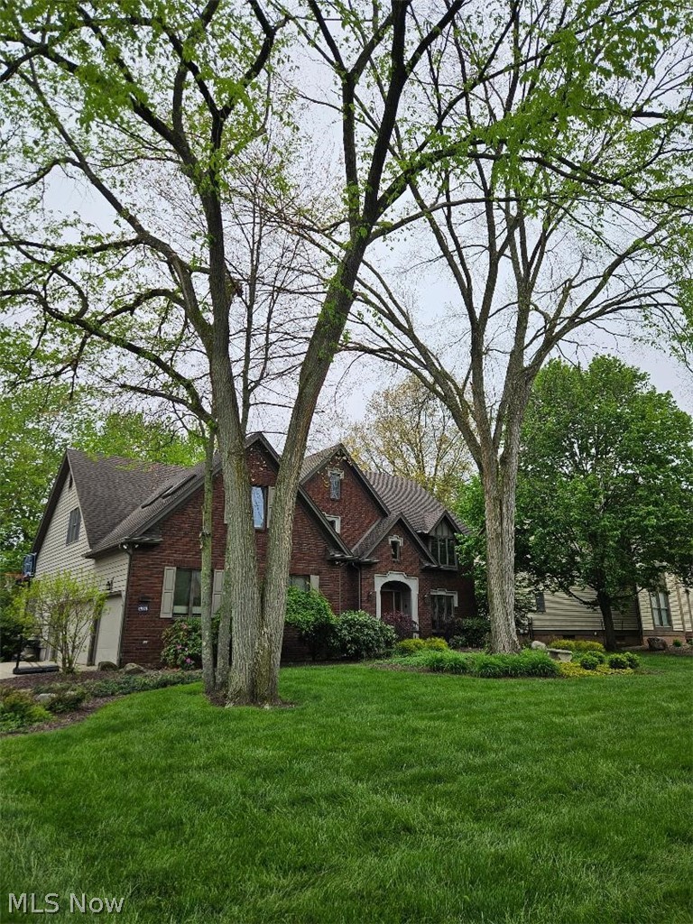 8615 Raintree Run Youngstown, OH 44514 - Photo 2 of 47