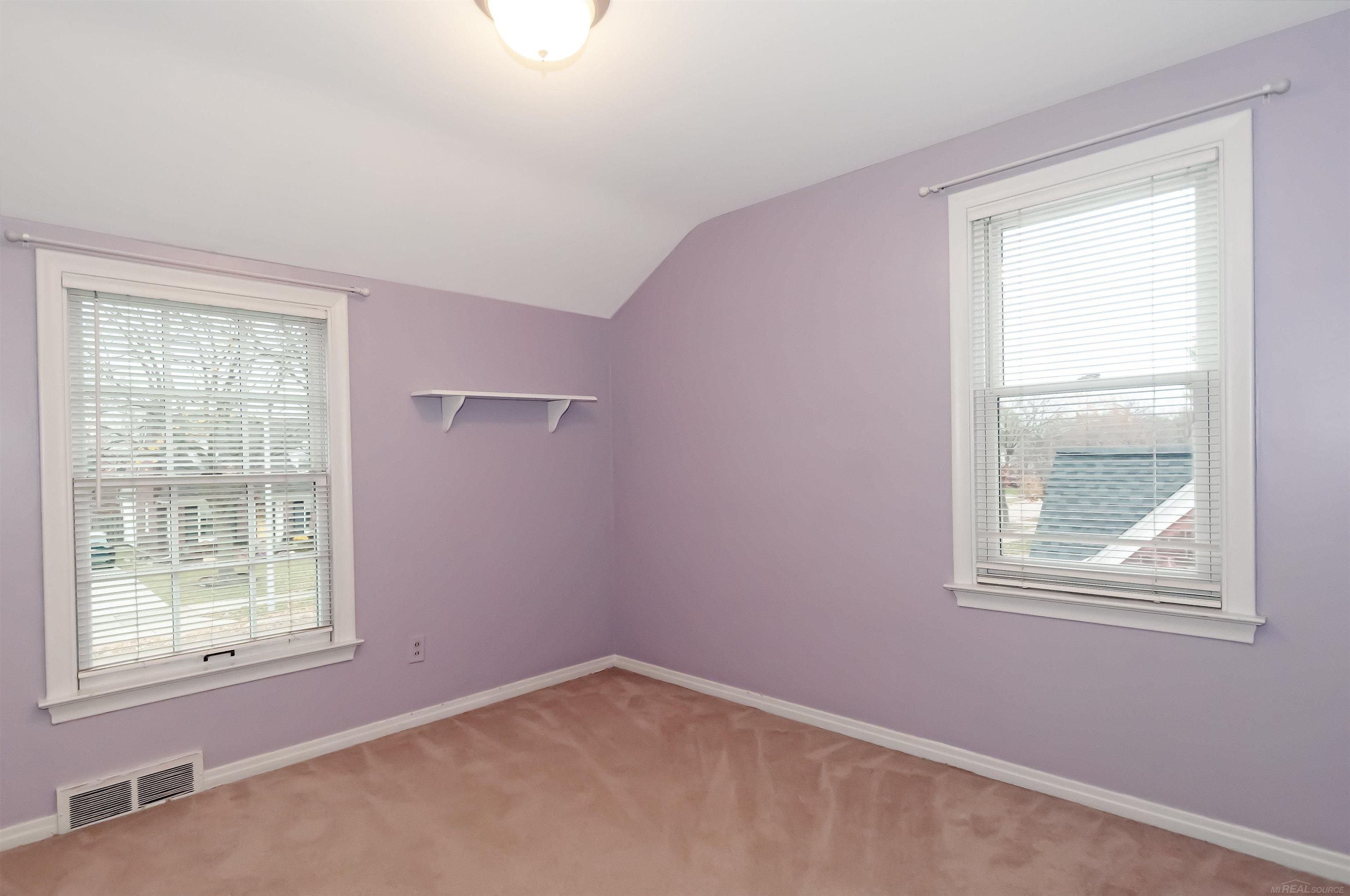 1891 Oxford Road Grosse Pointe Woods, MI 48236 - Photo 18 of 34