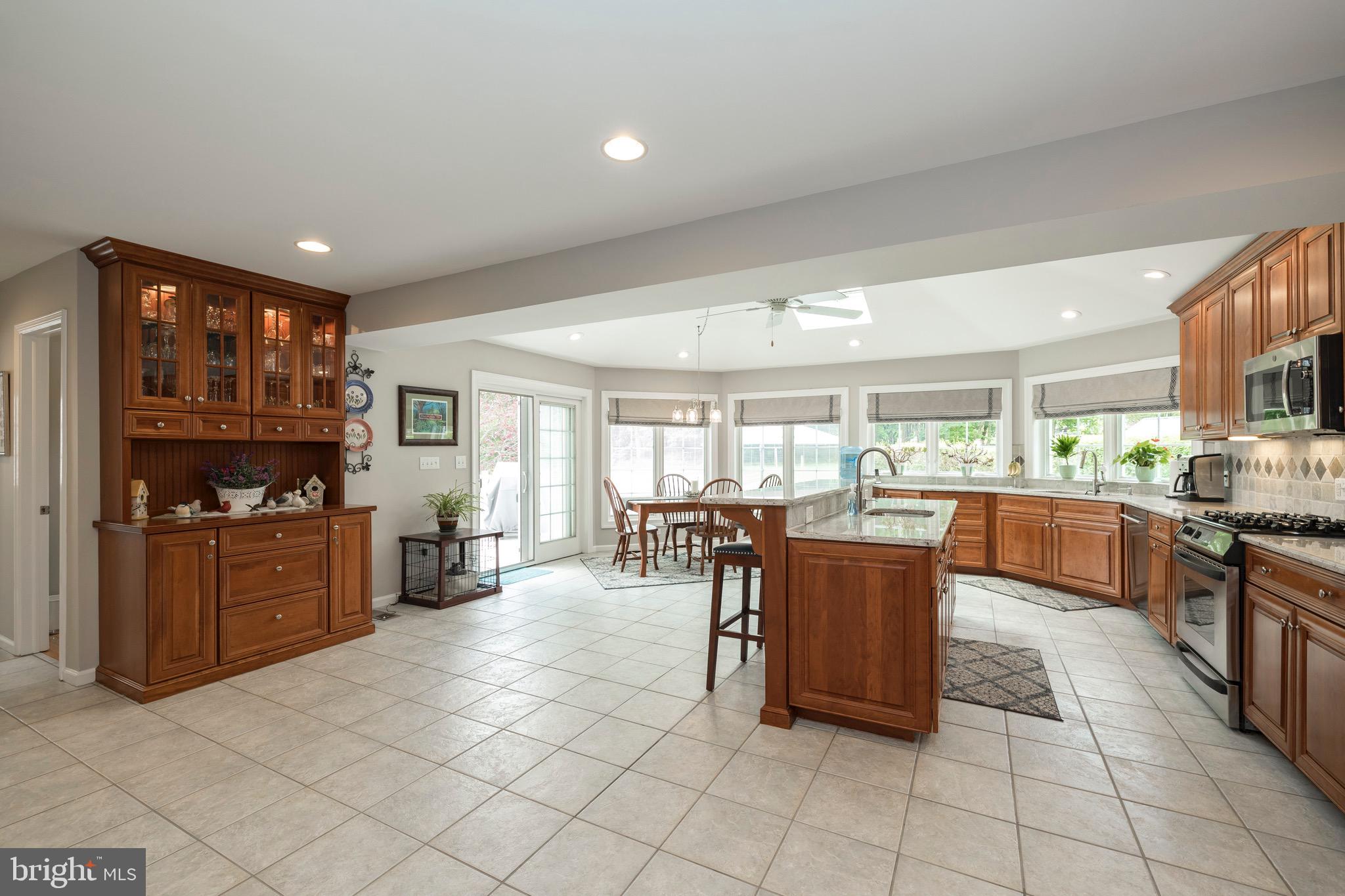 40 Ravine Road Malvern, PA 19355 - Photo 13 of 64 Kitchen w/Custom Goebel Cabinets/Built In Hutch