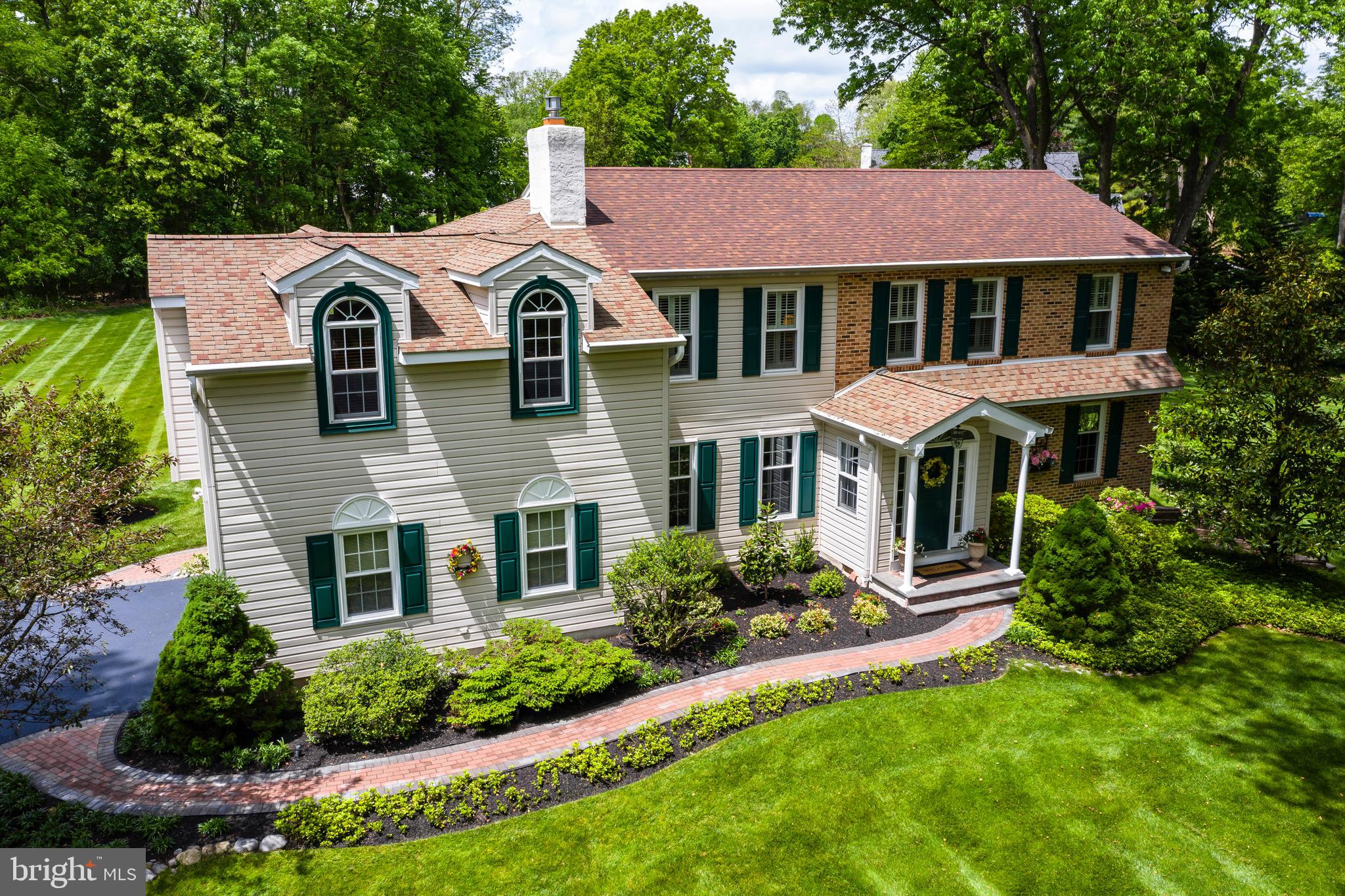 40 Ravine Road Malvern, PA 19355 - Photo 4 of 64 Brick & Vinyl Colonial w/Brick Walkway