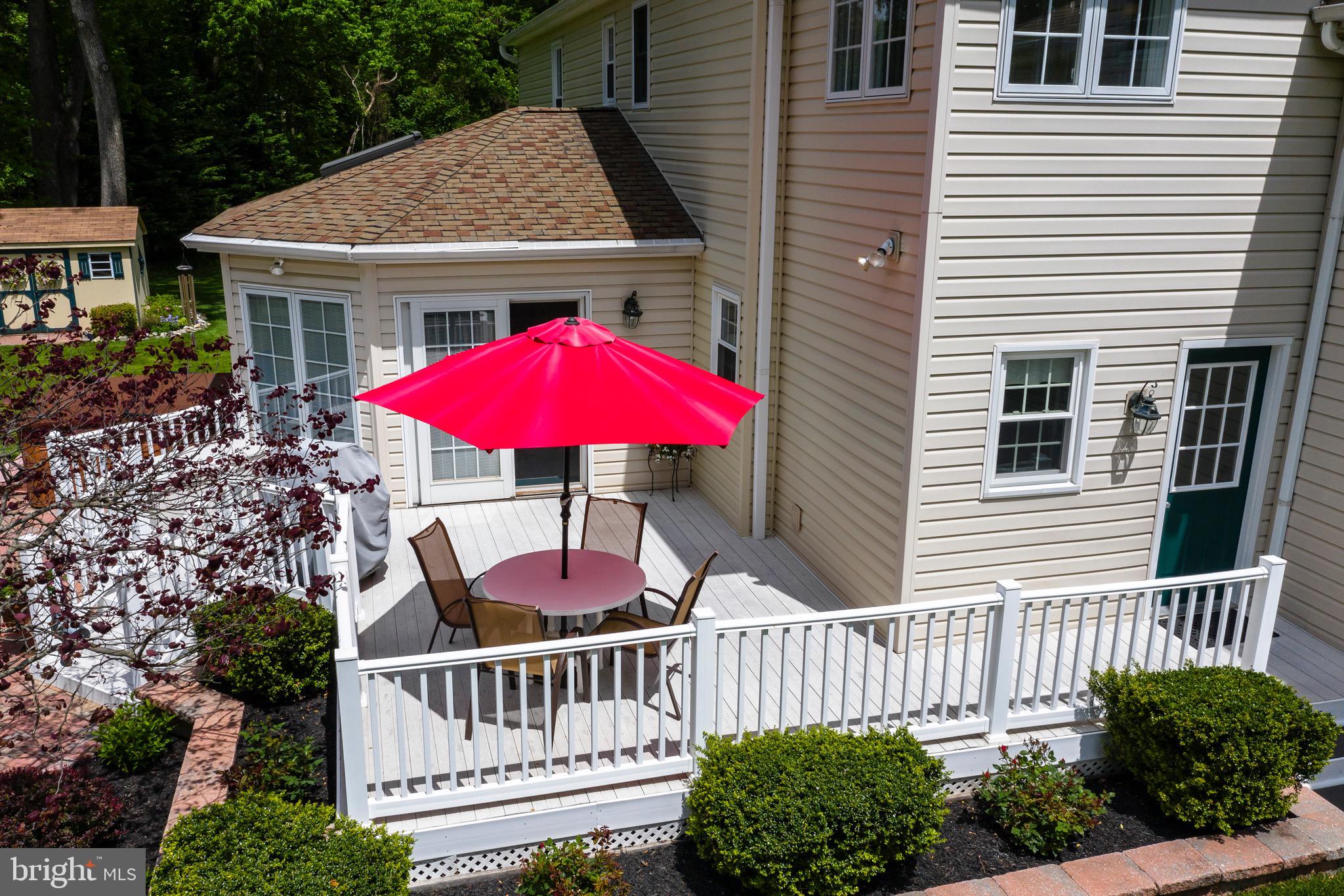 40 Ravine Road Malvern, PA 19355 - Photo 37 of 64 Deck with access from the Kitchen