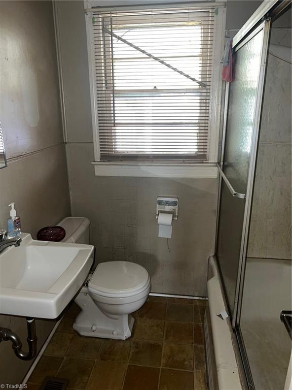 914 Randolph Street High Point, NC 27260 - Photo 13 of 13 bathroom