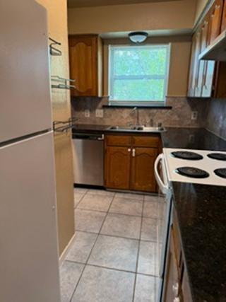 7608 Chapin Road, Unit B Fort Worth, TX 76116 - Photo 6 of 13 Gallery Image 6