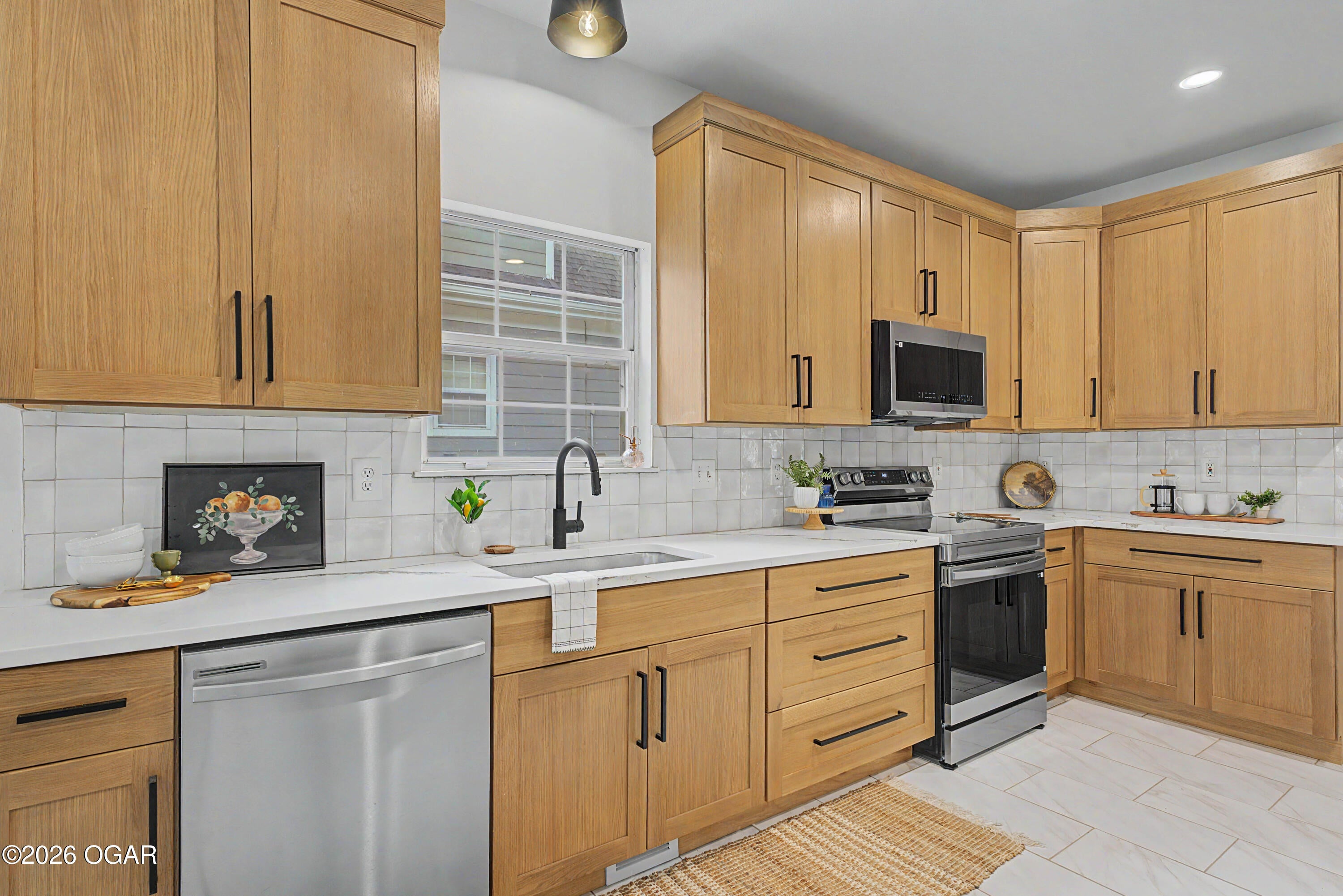 825 Colonial Road Webb City, MO 64870 - Photo 19 of 47 Gallery Image 19