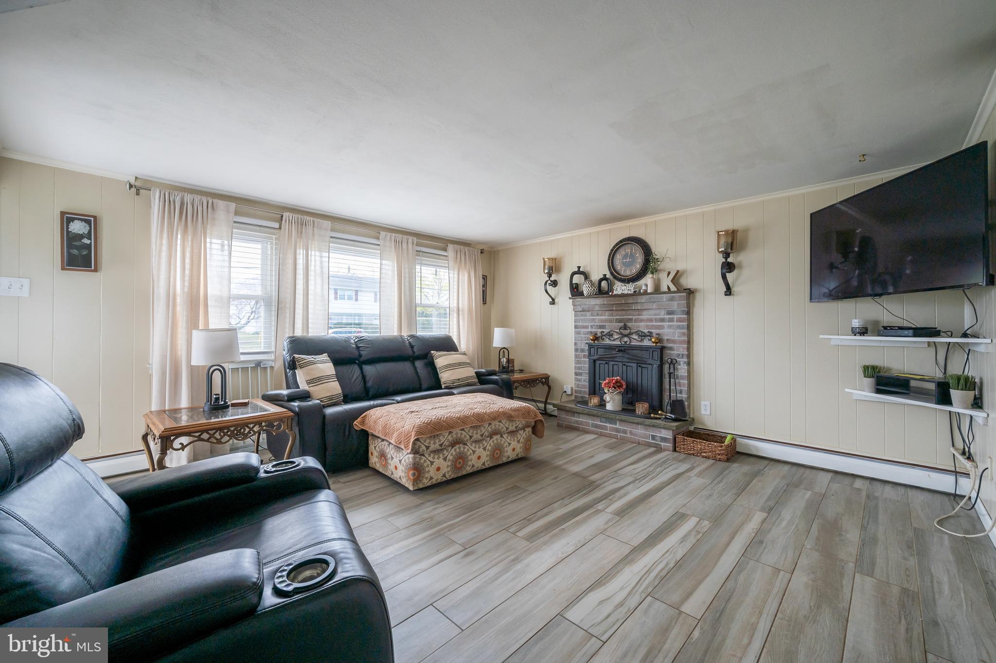 738 Longstreth Road Warminster, PA 18974 - Photo 14 of 30